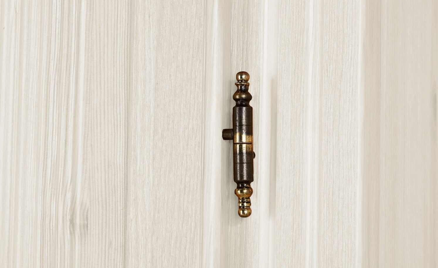 Kleiderschrank, 2-türig Bornholm | Kiefer Weiß durchgehende gemusterte Tür 6 Kleiderschrank, 2-türig Bornholm | Kiefer Weiß durchgehende gemusterte Tür – Bild 4