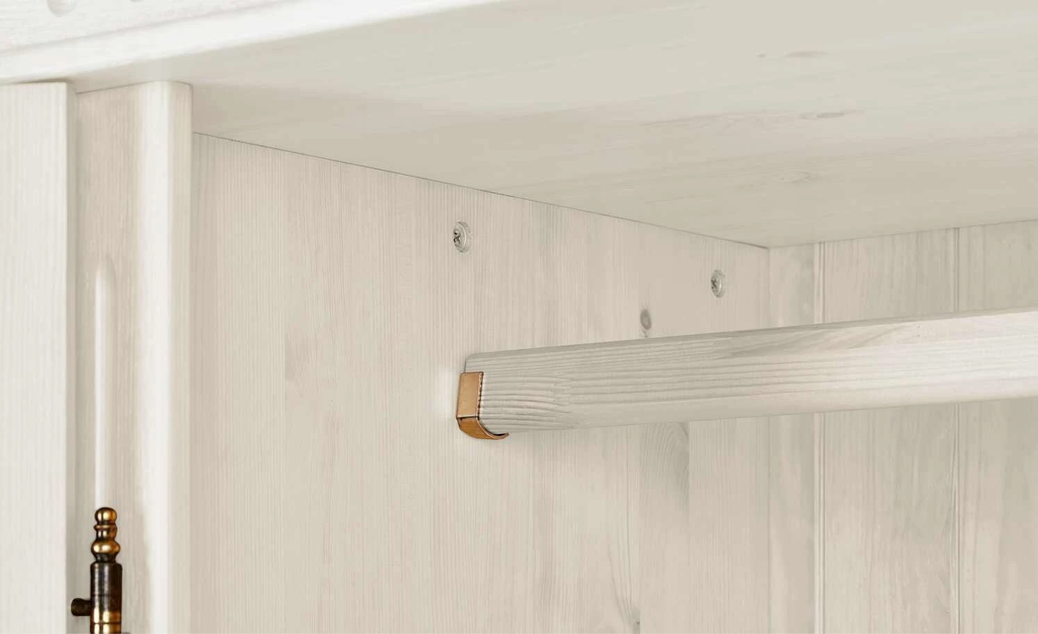 Kleiderschrank, 2-türig Bornholm | Kiefer Weiß durchgehende gemusterte Tür 8 Kleiderschrank, 2-türig Bornholm | Kiefer Weiß durchgehende gemusterte Tür – Bild 6