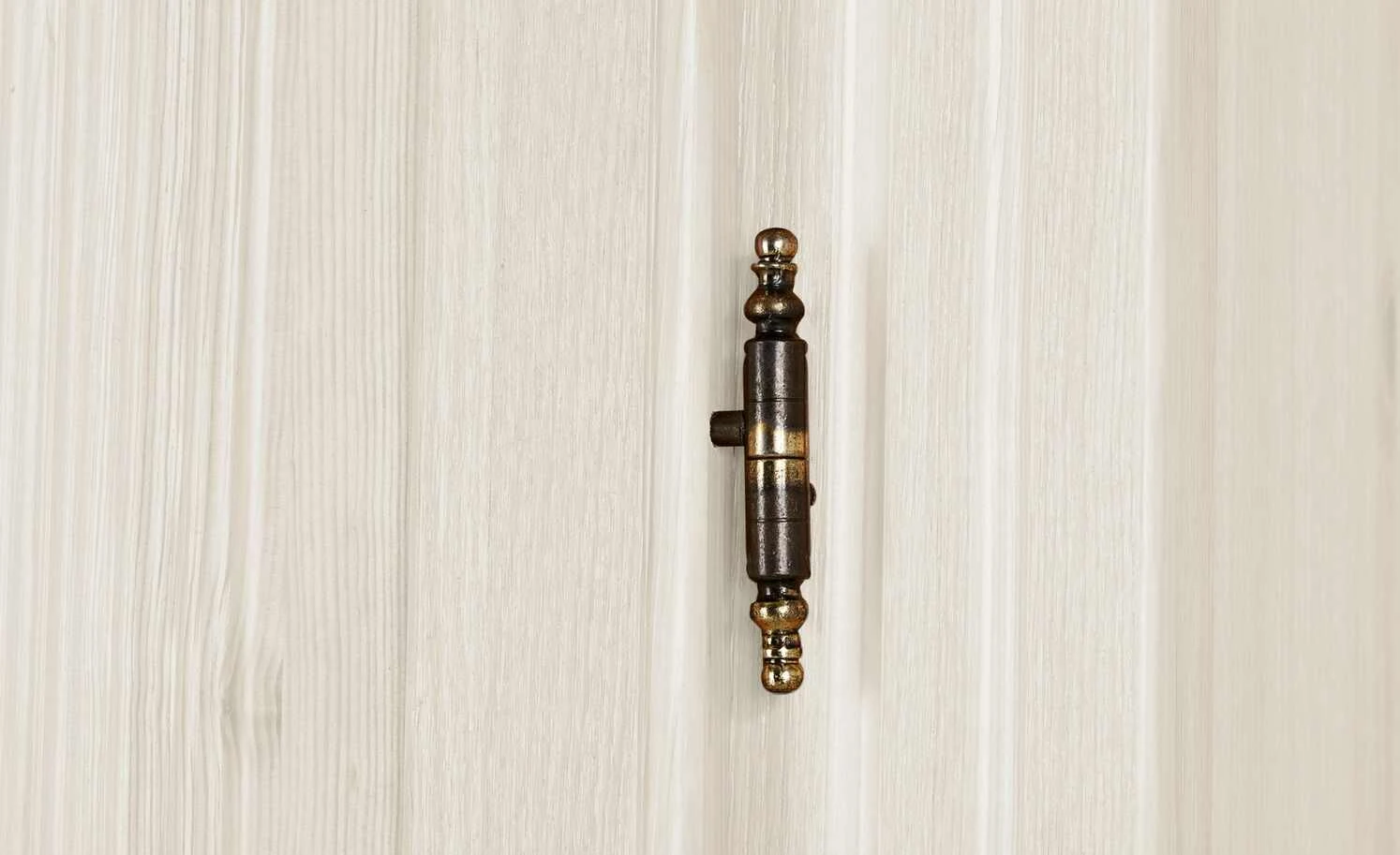 Kleiderschrank, 2-türig Bornholm | Kiefer Weiß / Kiefer lavafarben durchgehende gemusterte Tür 6 Kleiderschrank, 2-türig Bornholm | Kiefer Weiß / Kiefer lavafarben durchgehende gemusterte Tür – Bild 4