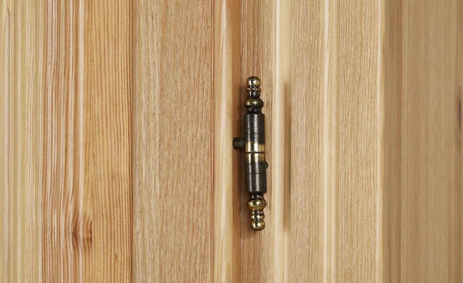 Kleiderschrank, 2-türig Bornholm | Kiefer antikbrushfarben geteilte gemusterte Tür 7 Kleiderschrank, 2-türig Bornholm | Kiefer antikbrushfarben geteilte gemusterte Tür – Bild 5